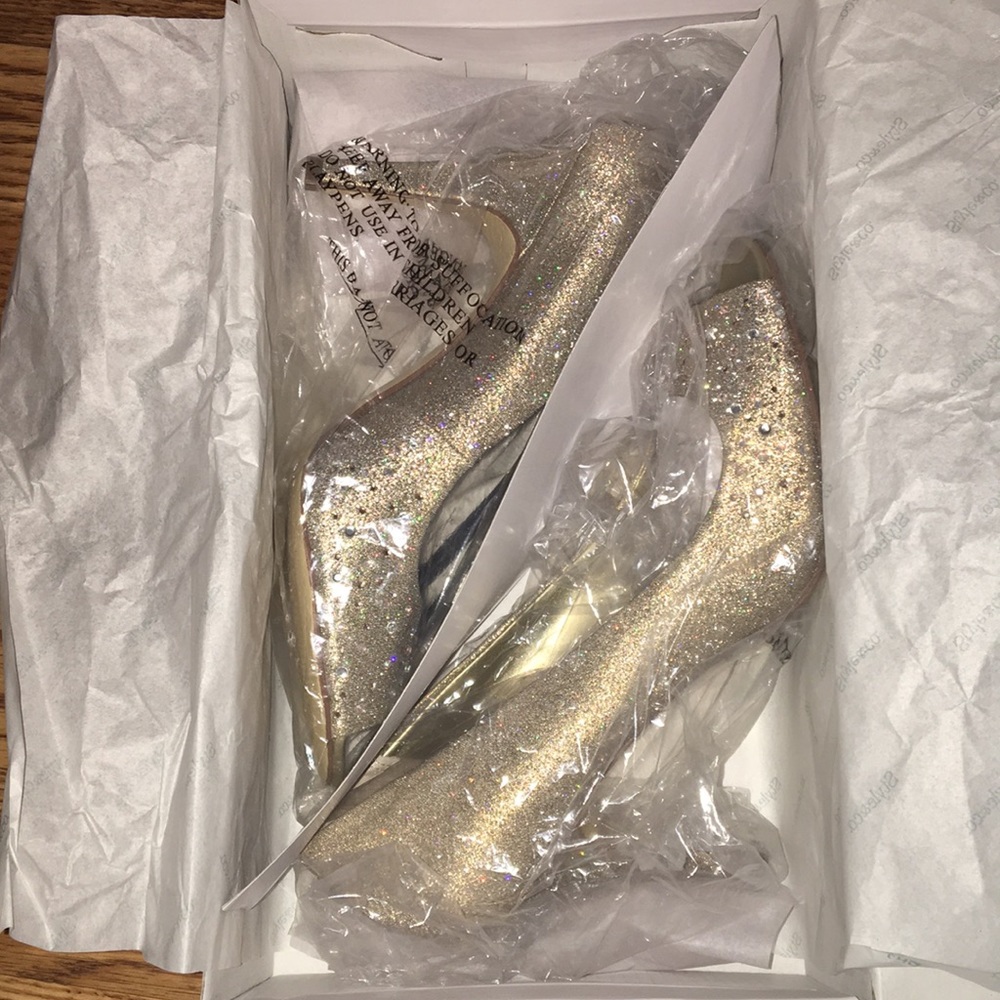 Dress shoes